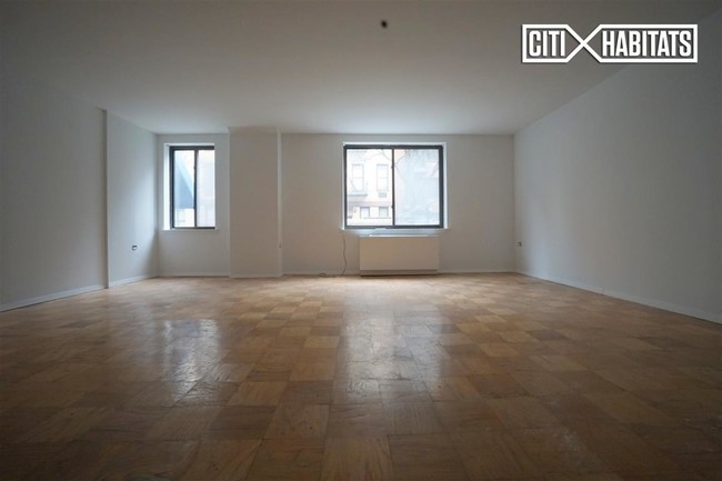 312 E 85th St-Unit -COMM in New York, NY - Building Photo - Building Photo