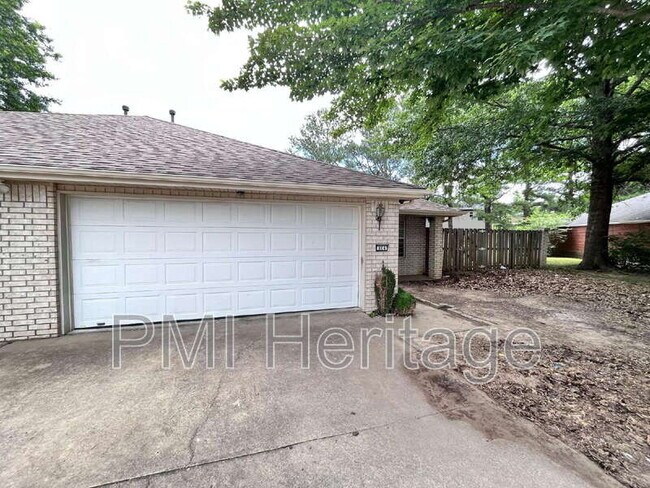 property at 886 N Daisy Ln