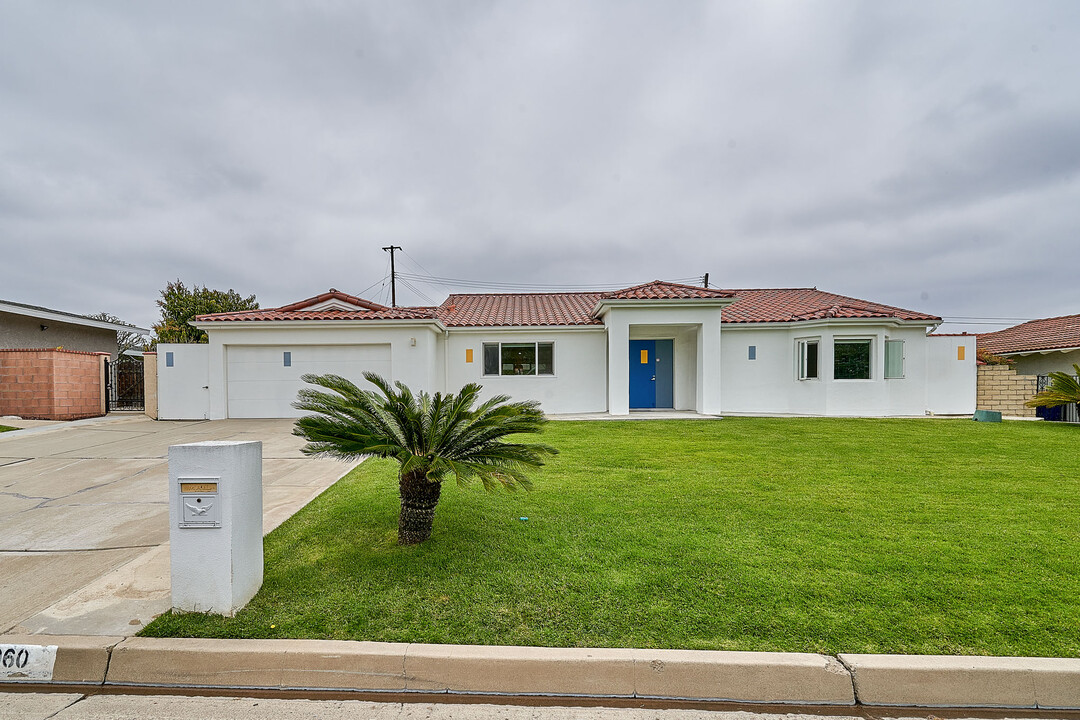 5060 Somerset St in Buena Park, CA - Building Photo
