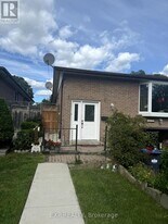 3690 Ellengale Dr in Mississauga, ON - Building Photo