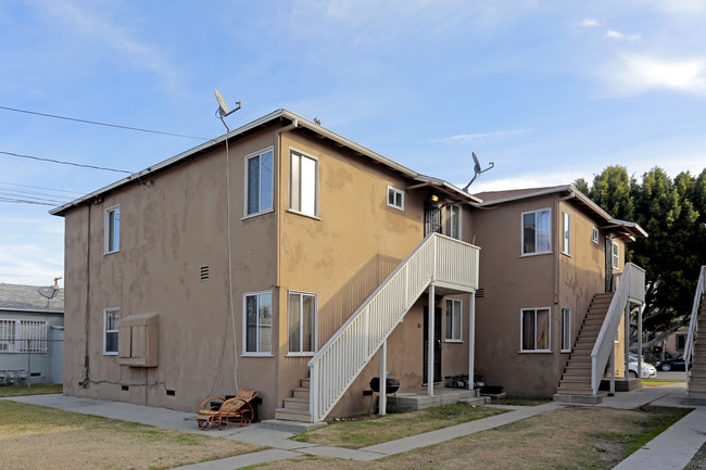 715 S Bullis Rd in Compton, CA - Foto de edificio - Building Photo