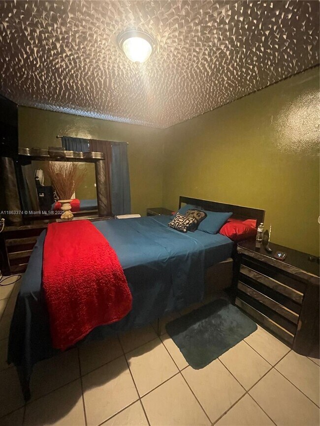 18611 NW 10th Ave in Miami, FL - Building Photo - Building Photo