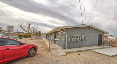 702 10th -1 in Las Vegas, NV - Building Photo - Building Photo