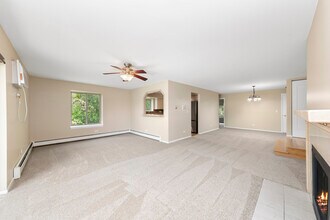 2392 Abbeywood Dr in Lisle, IL - Building Photo - Building Photo