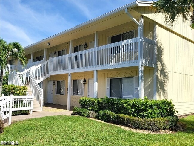 property at 4611 Bayshore Dr