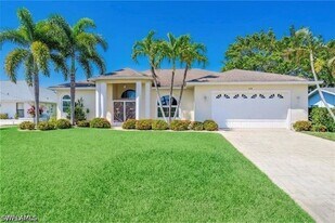 1119 SE 1st Terrace in Cape Coral, FL - Building Photo