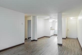 Mountain View in Oregon City, OR - Building Photo - Interior Photo