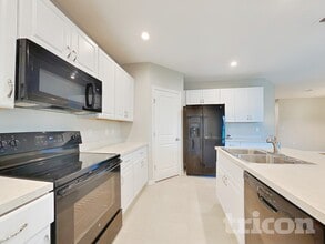 383 Quarry Rock Cir in Poinciana, FL - Foto de edificio - Building Photo