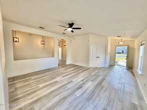 897 Collinswood Dr in Jacksonville, FL - Building Photo - Building Photo