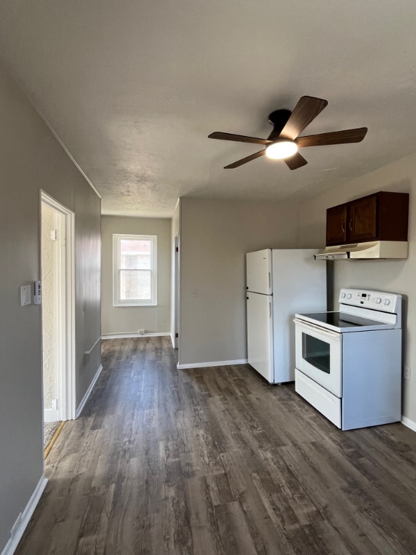 445 Main St, Unit B in Akron, PA - Building Photo - Building Photo