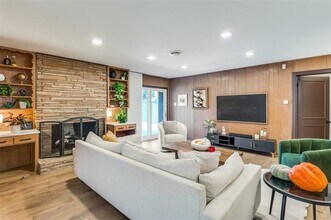 2855 W 9th St in Dallas, TX - Building Photo - Building Photo