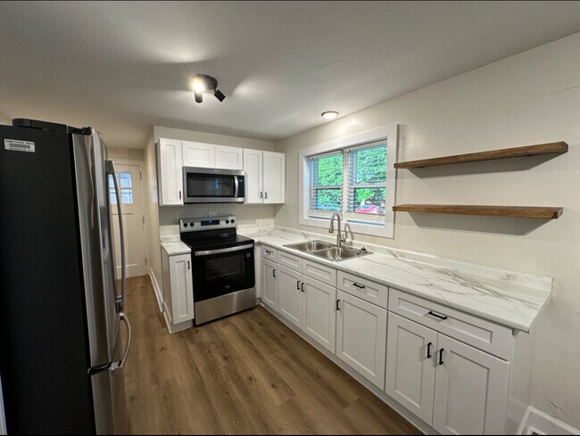 3320 Luther St in Winston-Salem, NC - Building Photo - Building Photo