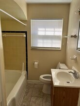 1133 S Cassingham Rd, Unit B in Columbus, OH - Building Photo - Building Photo