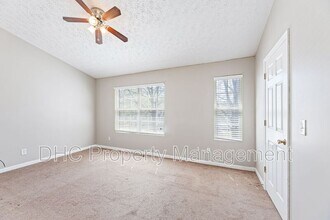 5607 Strathmoor Manor Cir in Lithonia, GA - Building Photo - Building Photo