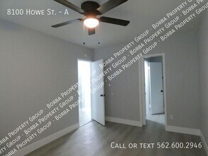 8100 Howe St in Paramount, CA - Building Photo - Building Photo