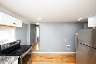 217 Grafton St in Shrewsbury, MA - Building Photo - Building Photo