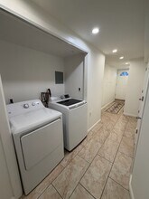 128 Poplar St, Unit GL in Jersey City, NJ - Foto de edificio - Building Photo