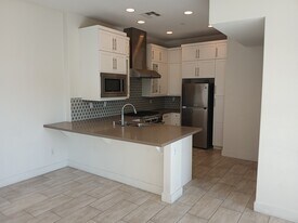 135 W Live Oak Ave, Unit J in Arcadia, CA - Building Photo