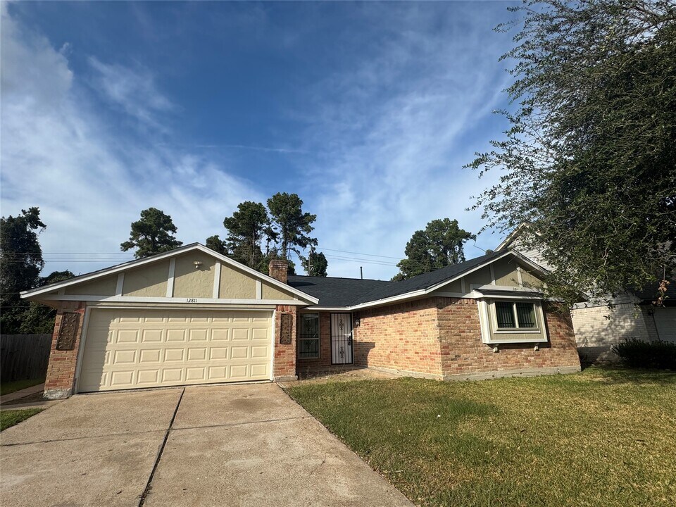 12811 Labelle Ln in Houston, TX - Building Photo