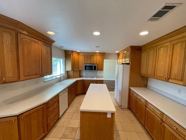 2002 Hill Meadow Pl in Danville, CA - Building Photo - Building Photo