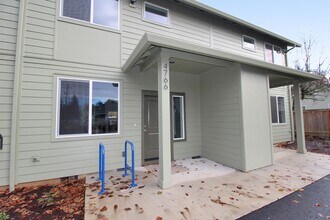 4762-4768 SE 52nd Ave in Portland, OR - Building Photo - Building Photo