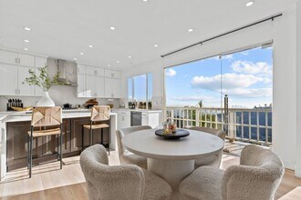 2019 Sunset Plaza Dr in Los Angeles, CA - Building Photo - Building Photo