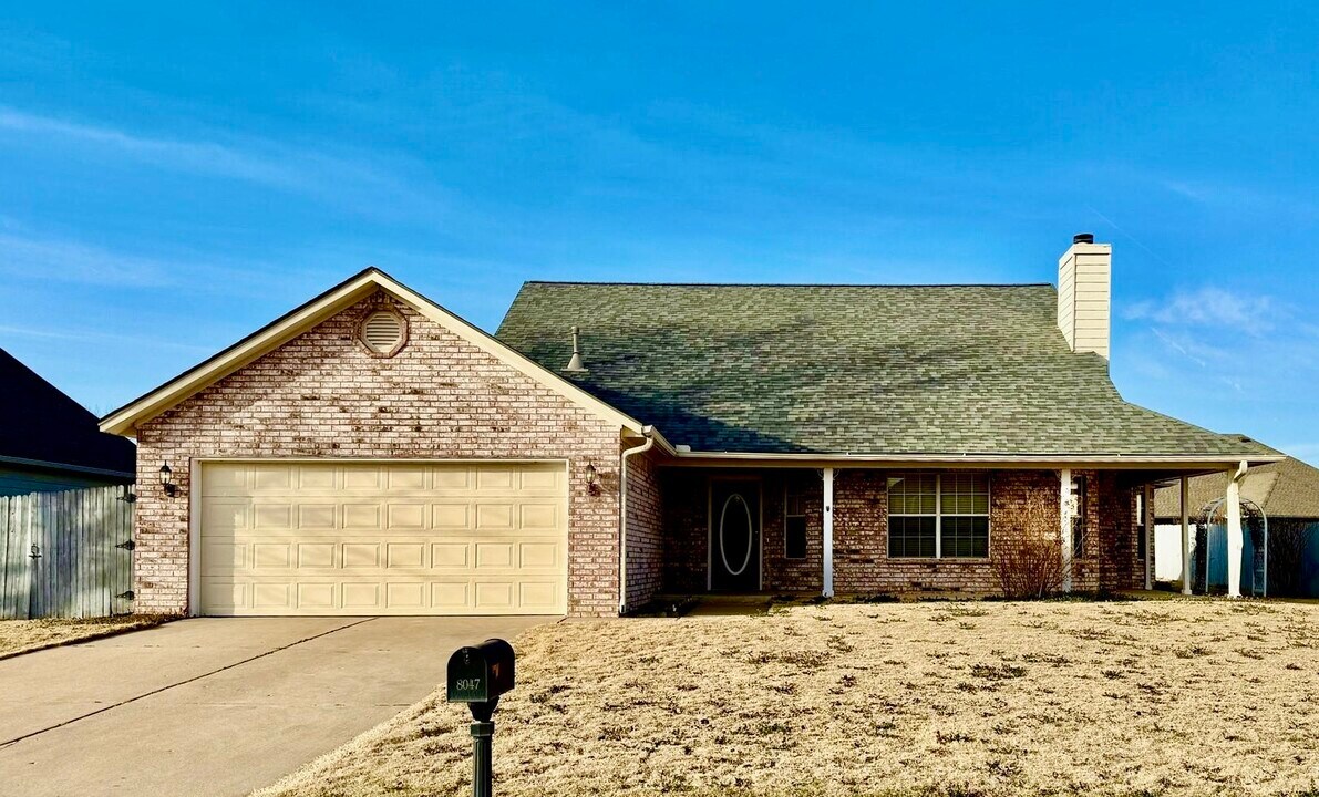 8047 Vintage Trace in Claremore, OK - Building Photo