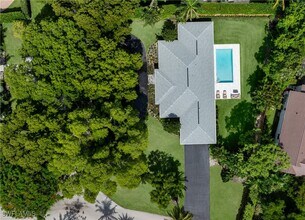 675 Yucca Rd in Naples, FL - Foto de edificio - Building Photo