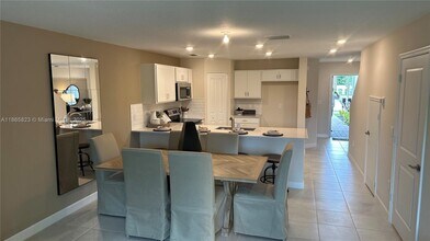 6749 Broadwater Ln in Greenacres, FL - Building Photo - Building Photo