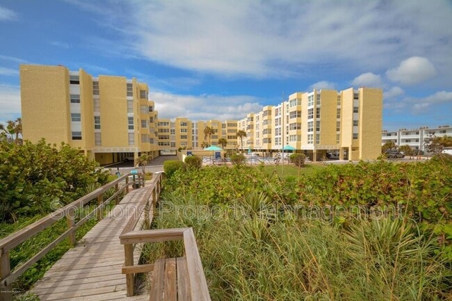 property at 4700 Ocean Beach Blvd