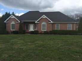 90 Favre Cir in Winchester, TN - Building Photo