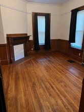 14 Beacon St, Unit 2 in Fitchburg, MA - Foto de edificio - Building Photo