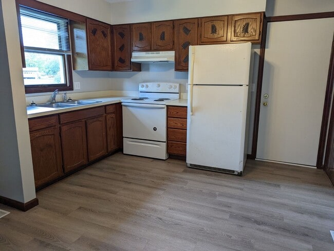 303 E Palm Dr in Syracuse, IN - Building Photo - Building Photo