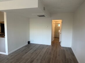 1317 W 97th St, Unit 1 in Los Angeles, CA - Building Photo - Building Photo