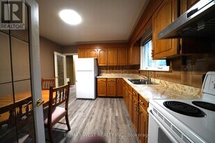 35 Beckett Ave in Toronto, ON - Building Photo