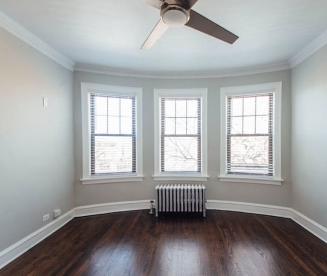 property at 4325 N Hermitage Ave