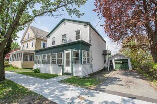 30 Chase St in Burlington, VT - Building Photo