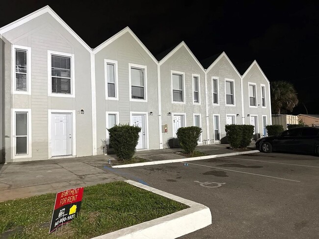 property at 4280 Desoto Ave