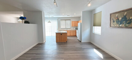 8919 Sierra Linda Dr in Las Vegas, NV - Building Photo - Building Photo