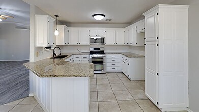 4105 Windward Way in Yukon, OK - Building Photo - Building Photo