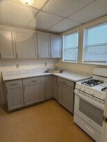 8 Elm St, Unit 1 in Stoneham, MA - Building Photo
