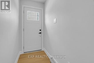 555 Churchill Ave N in Ottawa, ON - Building Photo - Building Photo