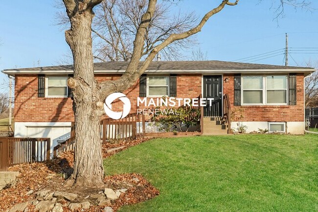 property at 4037 N Spruce Ave