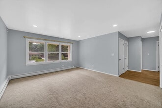 2528 N Linden Ave in Waukegan, IL - Building Photo - Building Photo