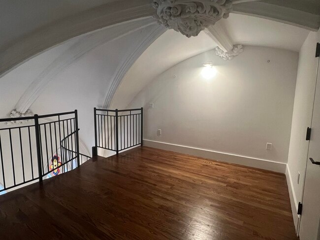 380 Montgomery St in Jersey City, NJ - Building Photo - Building Photo