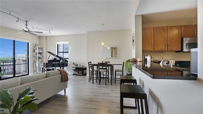 8390 SW 72nd Ave in Miami, FL - Building Photo - Building Photo