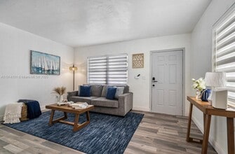 1021 NW 37th Ave in Miami, FL - Building Photo - Building Photo