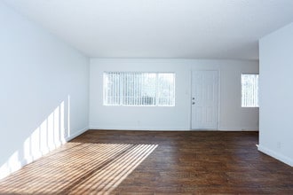 Strata Apartments in Las Vegas, NV - Building Photo - Interior Photo