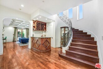 219 S Willaman Dr in Beverly Hills, CA - Building Photo - Building Photo
