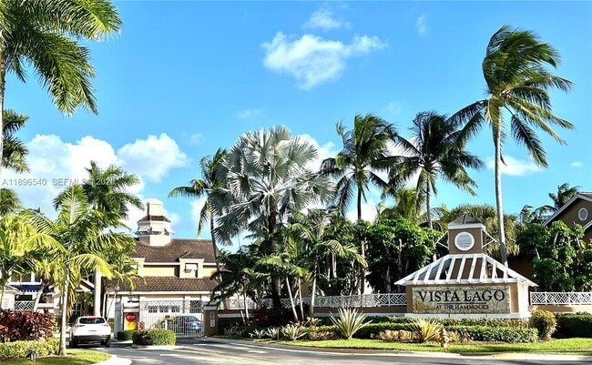 15689 SW 106th Ln in Miami, FL - Foto de edificio - Building Photo